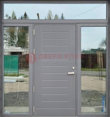 Серая стальная дверь с панелью МДФ и стеклянными фрамугами ДФГ-28 в Кирове