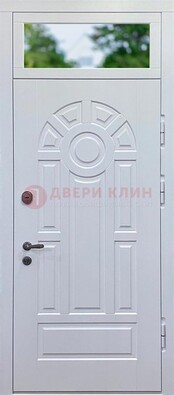 Белая входная дверь со стеклом и верхней фрамугой ДФГ-3 в Кирове