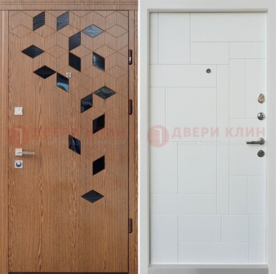 Коричневая металлическая дверь МДФ внутри белого цвета ДМ-256 в Кирове