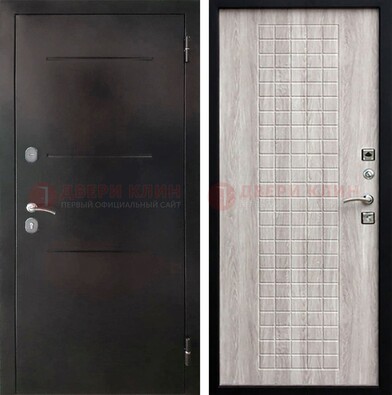 Черная железная дверь с порошковым покрытием и филенчатой МДФ ДП-221 в Кирове