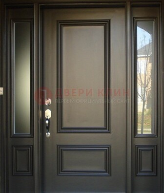 Парадная дверь с отделкой массив ДПР-65 в загородный дом в Кирове