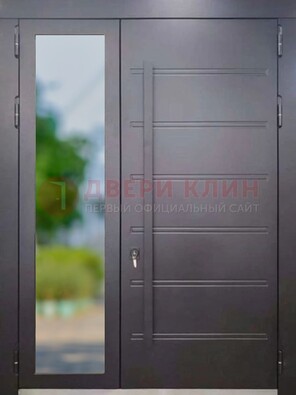 Чёрная двухстворчатая металлическая дверь со стеклом ДС-60 в Кирове