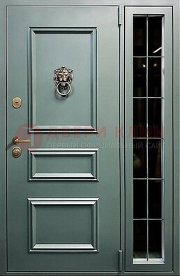 Зелёная металлическая дверь со стеклом ДС-65 в Кирове