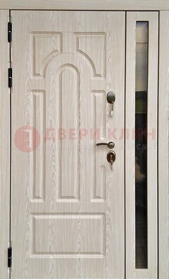 Белая металлическая дверь со стеклом ДС-68 в Кирове
