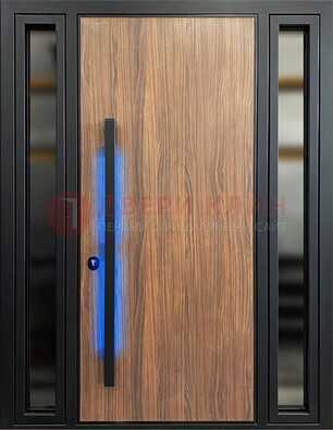 Коричневая металлическая дверь со стеклом ДС-69 в Кирове