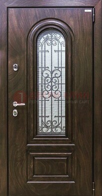 Темная филенчатая железная дверь со стеклом и ковкой ДСК-102 в Кирове
