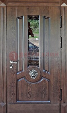 Коричневая уличная дверь со стеклом и ковкой ДСК-107 в Кирове