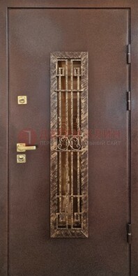 Металлическая дверь с порошковым напылением со стеклом и ковкой ДСК-110 в Кирове