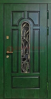 Зеленая железная дверь со стеклом и ковкой ДСК-111 в Кирове