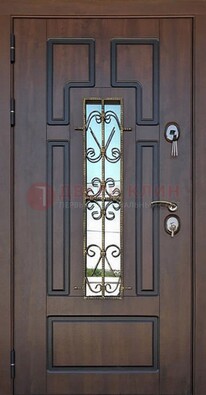 Уличная дверь со стеклом и ковкой в коричневом цвете ДСК-181 в Кирове
