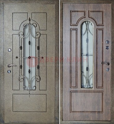 Внешняя стальная дверь со стеклом и ковкой зеленой ДСК-22 в Кирове