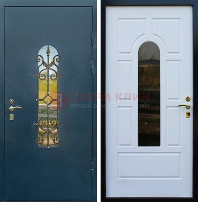 Входная дверь Дверь со стеклом и ковкой ДСК-71 для кирпичного дома в Кирове