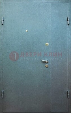 Серая тамбурная дверь ДТМ-34 в Кирове