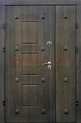 Железная двухстворчатая филенчатая дверь с виноритом ДВТ-143 в Кирове