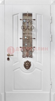 Белая металлическая дверь с виноритом и стеклом с ковкой ДВТ-165 в Кирове