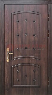 Коричневая уличная дверь с виноритом для дома ДВТ-235 в Кирове