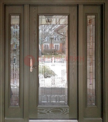 Коричневая стальная дверь с массивом дуба с витражом ВЖ-16 в Кирове